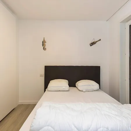 In By The Sea * ブランケンベルヘ